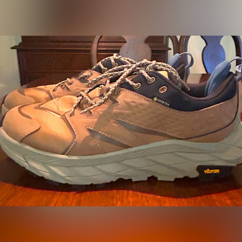 Hoka Women’s Anacapa Low GTX- NWOB